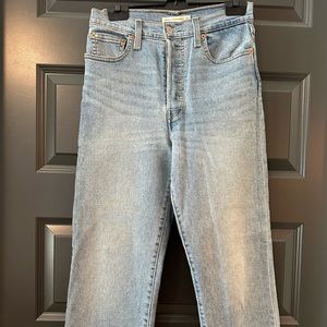 Levi’s Ribcage Jeans light wash